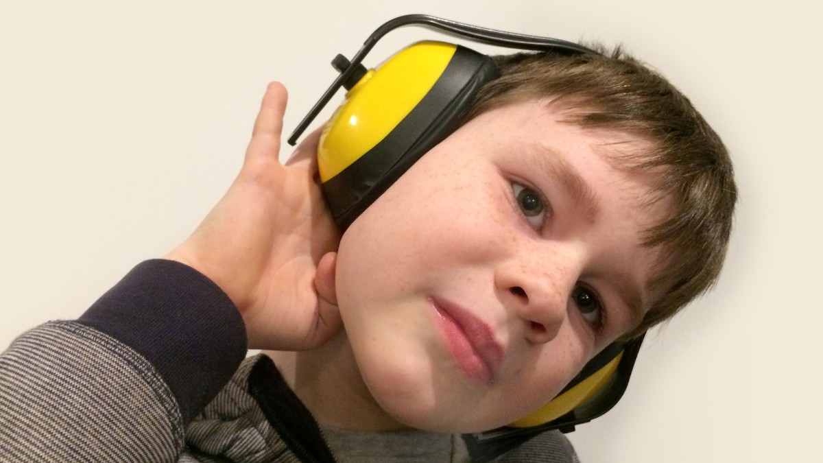 benefits of noise cancelling headphones for autism